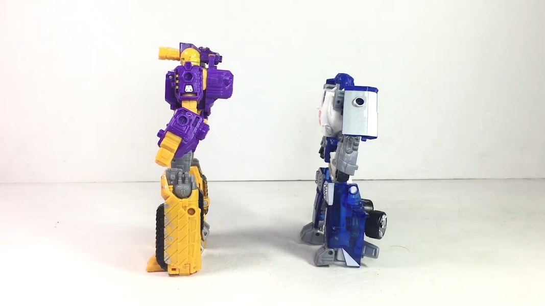 Transformers Siege Impactor Fan Vote Figure Video Review And Images